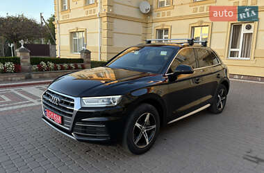 Внедорожник / Кроссовер Audi Q5 2020 в 