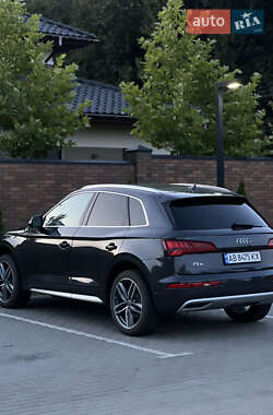 Внедорожник / Кроссовер Audi Q5 2018 в 