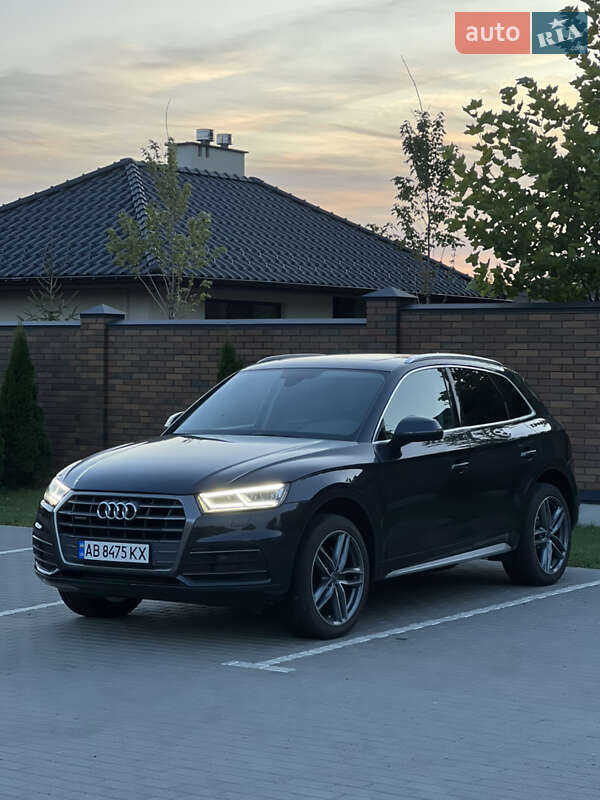 Внедорожник / Кроссовер Audi Q5 2018 в 