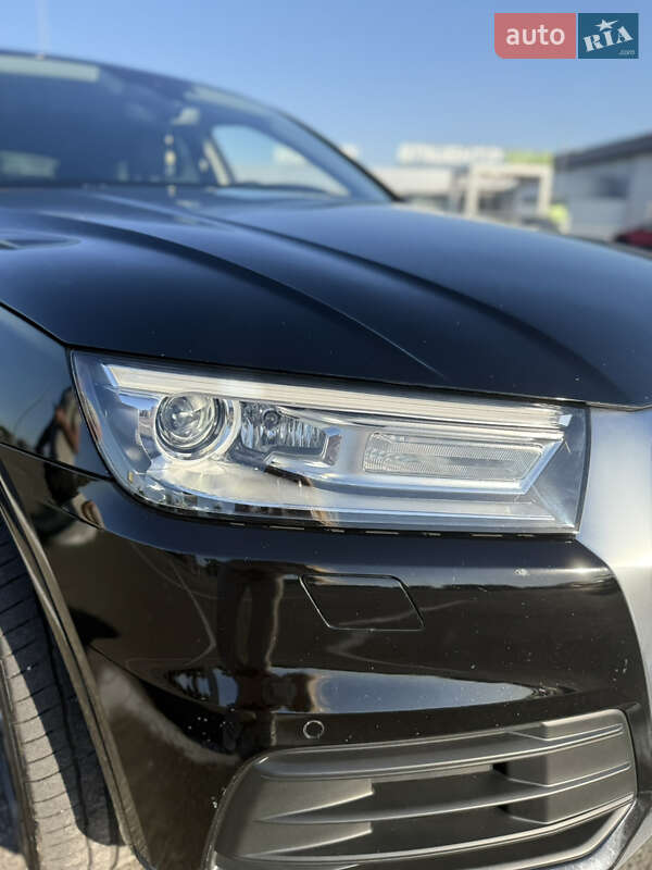 Позашляховик / Кросовер Audi Q5 2017 в Києві