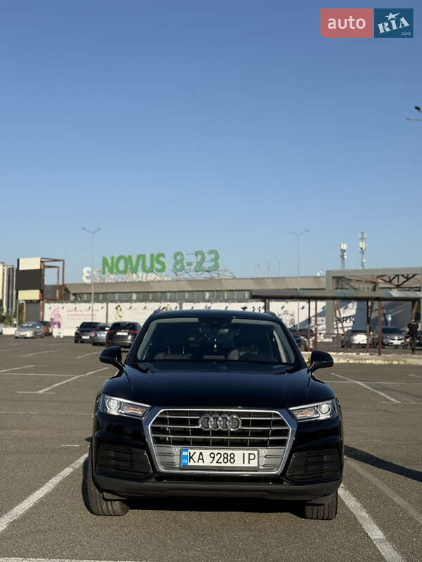 Позашляховик / Кросовер Audi Q5 2017 в Києві
