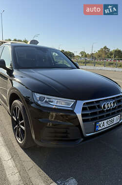 Внедорожник / Кроссовер Audi Q5 2017 в 
