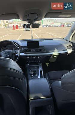 Внедорожник / Кроссовер Audi Q5 2017 в 