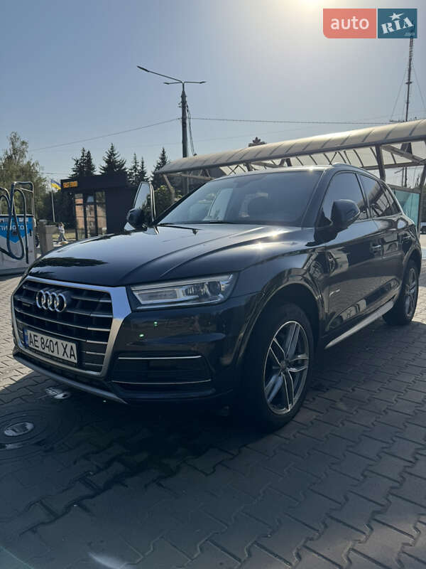 Внедорожник / Кроссовер Audi Q5 2017 в 