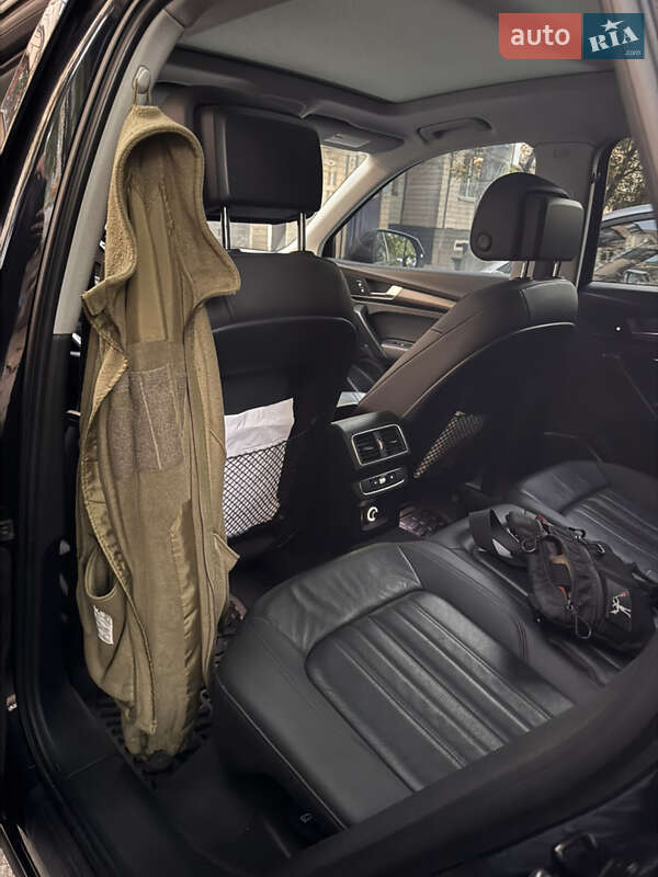 Внедорожник / Кроссовер Audi Q5 2017 в Кривом Роге