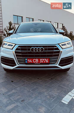 Внедорожник / Кроссовер Audi Q5 2018 в 