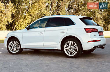 Внедорожник / Кроссовер Audi Q5 2018 в 