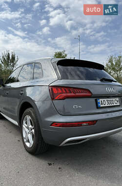 Внедорожник / Кроссовер Audi Q5 2017 в 