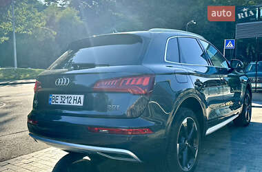 Внедорожник / Кроссовер Audi Q5 2018 в 