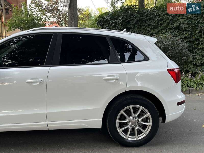 Внедорожник / Кроссовер Audi Q5 2011 в Киеве