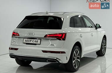 Позашляховик / Кросовер Audi Q5 2022 в 