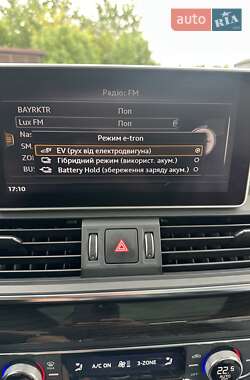 Позашляховик / Кросовер Audi Q5 2019 в 