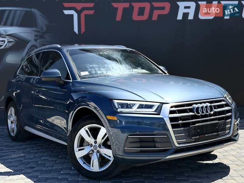 Позашляховик / Кросовер Audi Q5 2018 в 