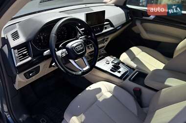 Позашляховик / Кросовер Audi Q5 2018 в 