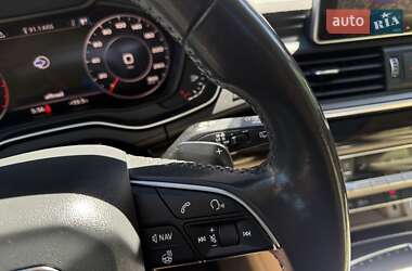 Позашляховик / Кросовер Audi Q5 2018 в 