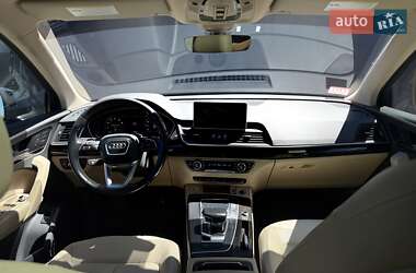 Позашляховик / Кросовер Audi Q5 2018 в 