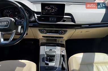 Позашляховик / Кросовер Audi Q5 2018 в 