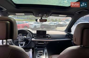 Внедорожник / Кроссовер Audi Q5 2018 в 