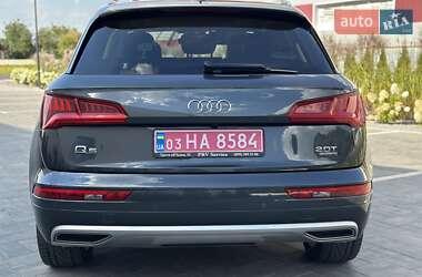 Внедорожник / Кроссовер Audi Q5 2017 в 