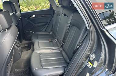 Внедорожник / Кроссовер Audi Q5 2017 в 