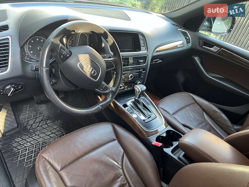 Позашляховик / Кросовер Audi Q5 2014 в Івано-Франківську