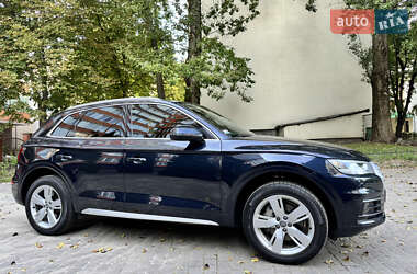 Внедорожник / Кроссовер Audi Q5 2018 в 
