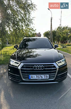Внедорожник / Кроссовер Audi Q5 2017 в 