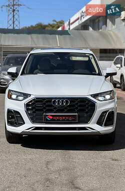 Внедорожник / Кроссовер Audi Q5 2023 в 