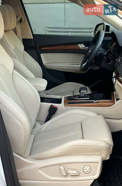 Внедорожник / Кроссовер Audi Q5 2023 в 