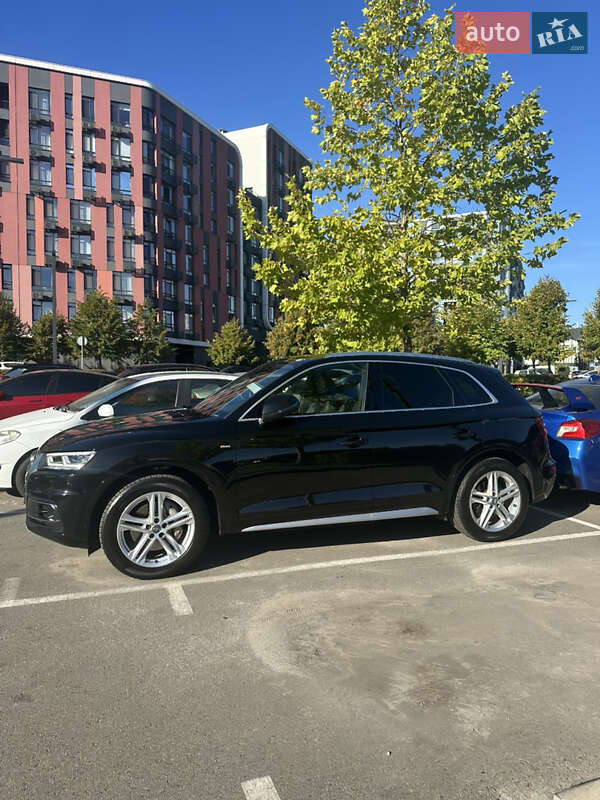 Внедорожник / Кроссовер Audi Q5 2018 в Киеве