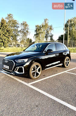 Внедорожник / Кроссовер Audi Q5 2021 в 