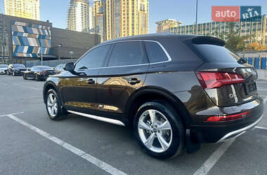 Внедорожник / Кроссовер Audi Q5 2017 в 