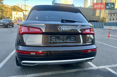 Внедорожник / Кроссовер Audi Q5 2017 в 