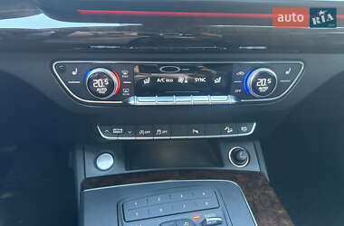 Внедорожник / Кроссовер Audi Q5 2017 в 