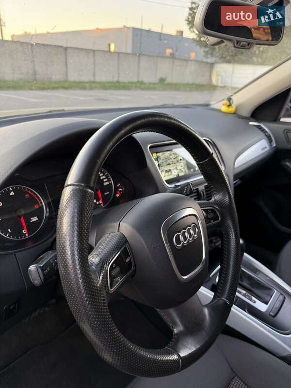 Внедорожник / Кроссовер Audi Q5 2009 в Киеве