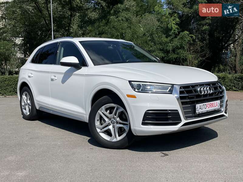 Внедорожник / Кроссовер Audi Q5 2018 в 