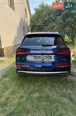 Внедорожник / Кроссовер Audi Q5 2018 в 