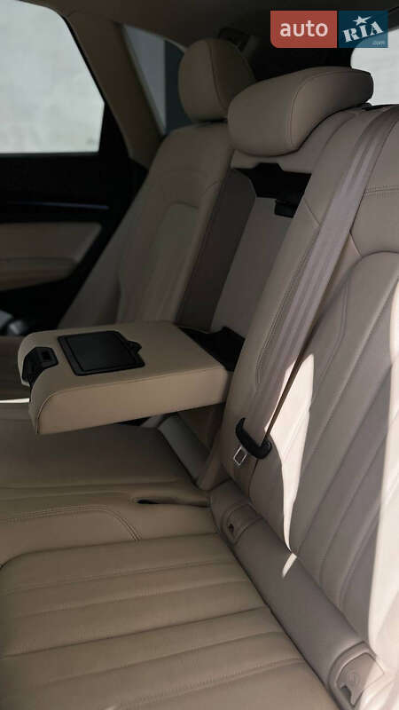 Внедорожник / Кроссовер Audi Q5 2017 в Ровно