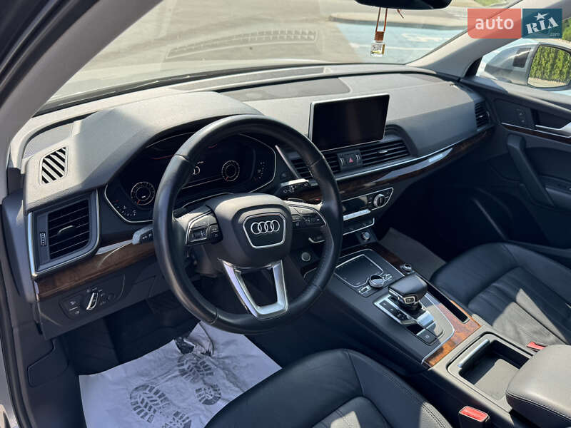 Внедорожник / Кроссовер Audi Q5 2017 в Луцке