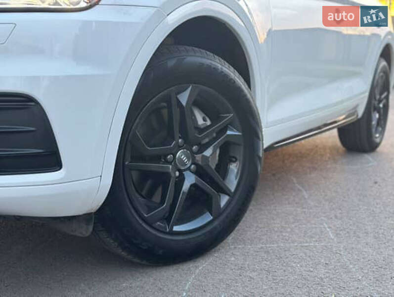 Позашляховик / Кросовер Audi Q5 2017 в Сумах