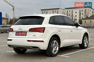 Внедорожник / Кроссовер Audi Q5 2018 в 