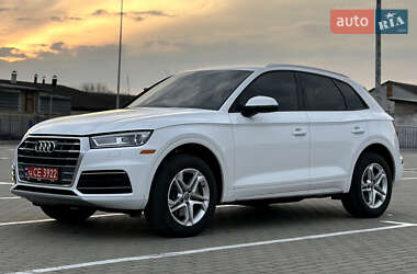 Внедорожник / Кроссовер Audi Q5 2018 в 