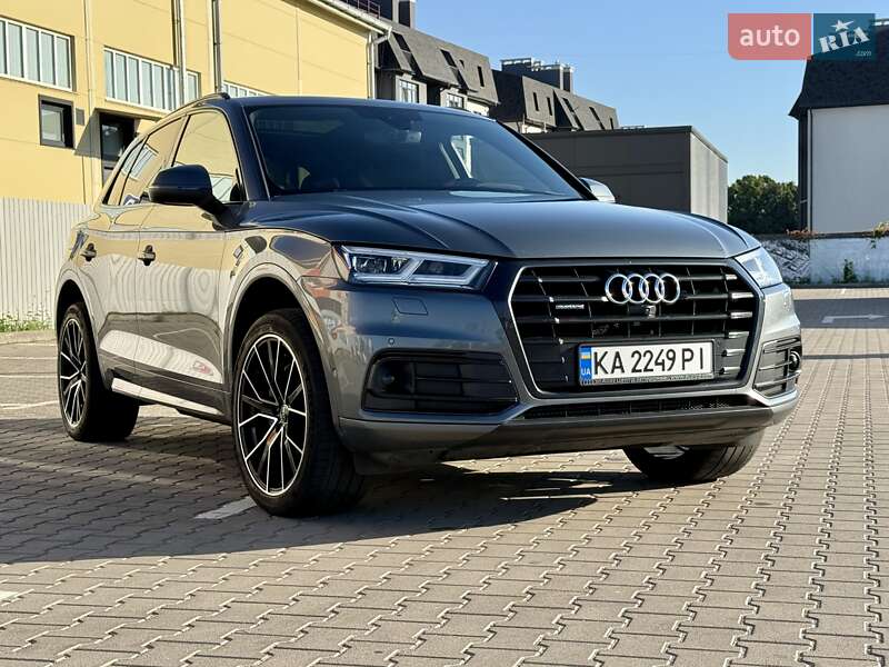 Позашляховик / Кросовер Audi Q5 2019 в 