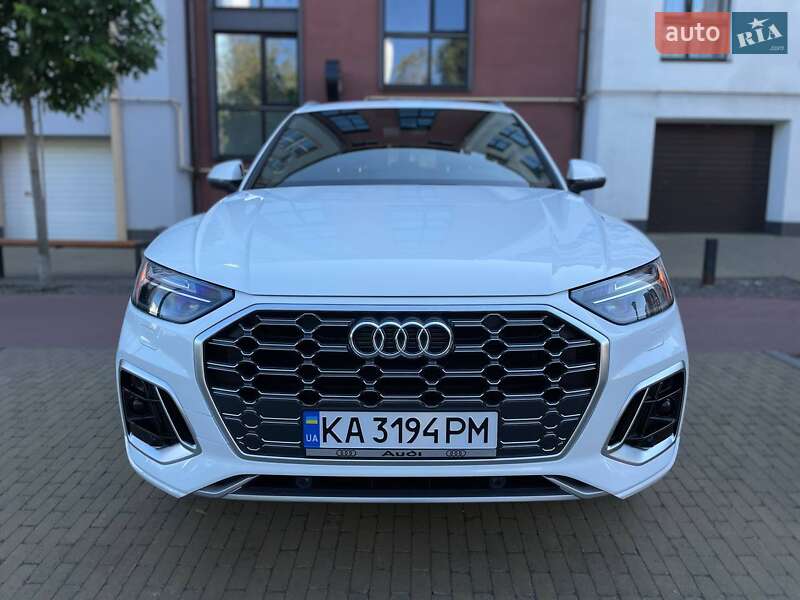 Внедорожник / Кроссовер Audi Q5 2021 в Киеве