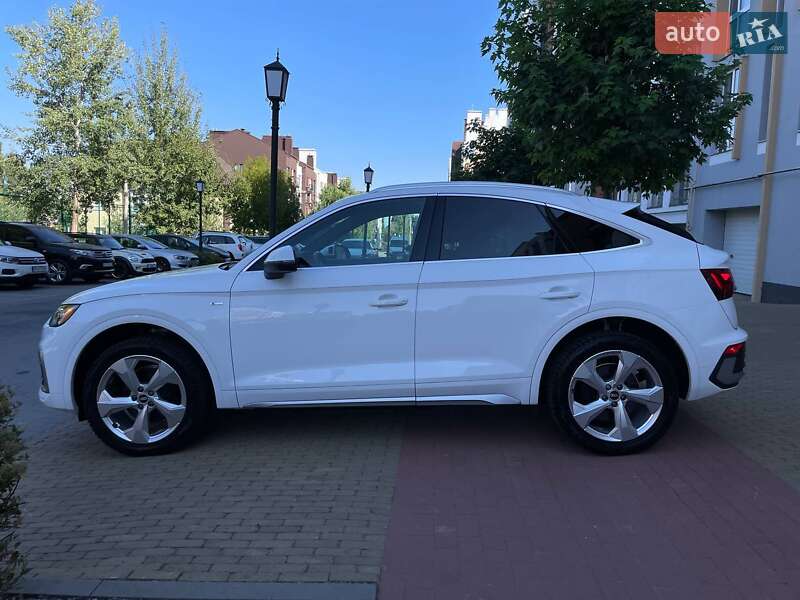 Внедорожник / Кроссовер Audi Q5 2021 в Киеве