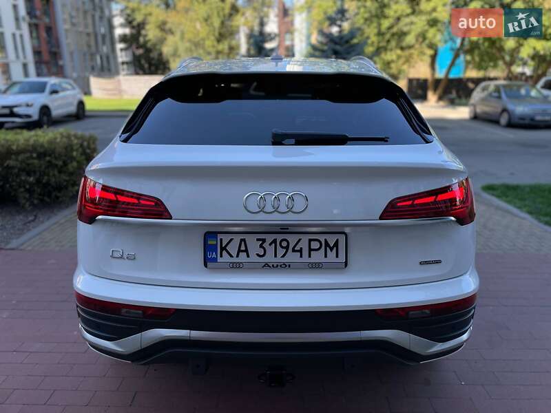 Внедорожник / Кроссовер Audi Q5 2021 в Киеве