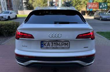 Позашляховик / Кросовер Audi Q5 2021 в 