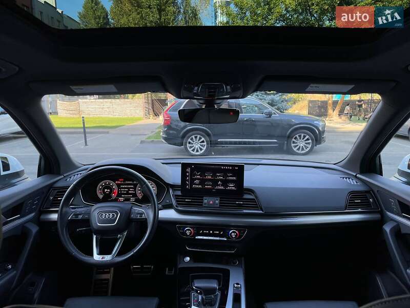 Внедорожник / Кроссовер Audi Q5 2021 в Киеве