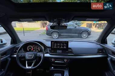 Позашляховик / Кросовер Audi Q5 2021 в 
