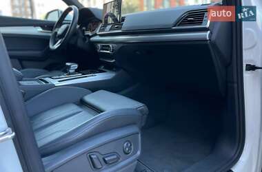 Позашляховик / Кросовер Audi Q5 2021 в 